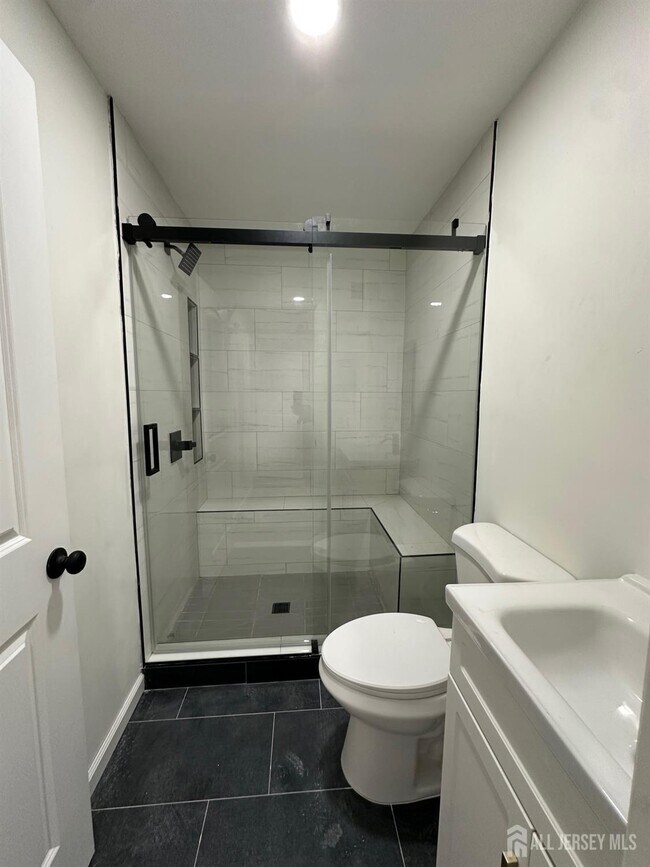 Building Photo - 112 Fairview Ave