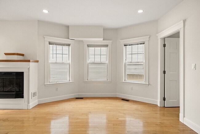 Building Photo - 2536 Massachusetts Ave