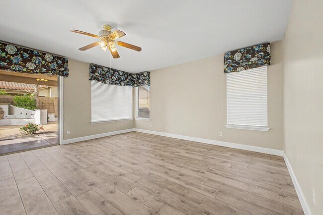 Building Photo - 6772 W Sonnet Dr