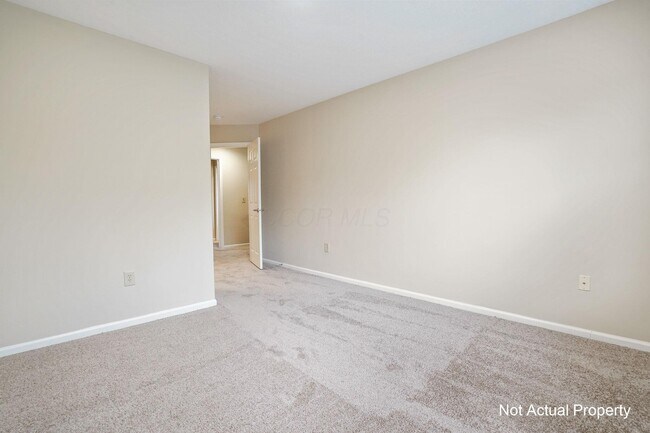 Building Photo - 5002 Stratford Pine Ln