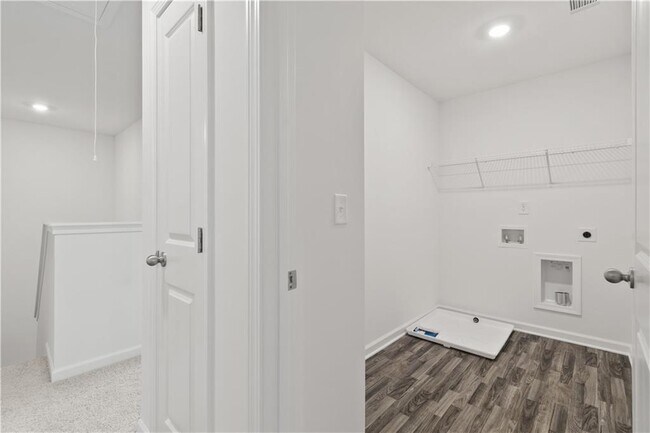 Building Photo - 220 Bloomfield Cir