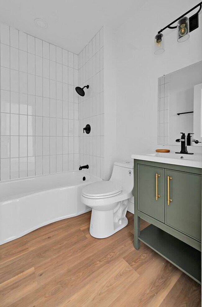 Building Photo - Newly remodeled 4 bedroom/ 2 baths