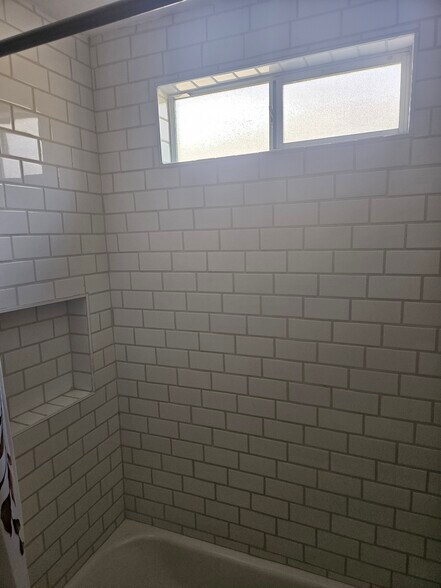 Building Photo - 9628 N 13th St