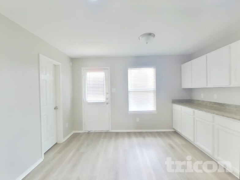 Building Photo - 50 Larkspur Dr
