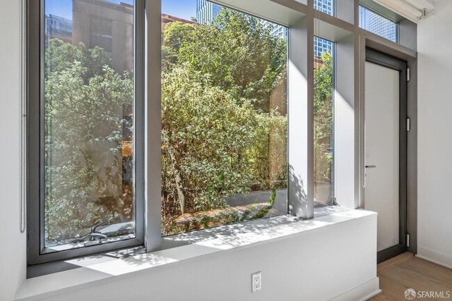 Building Photo - 201 Folsom St