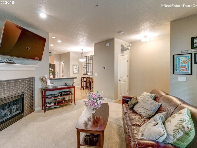 Building Photo - Amazing Location in NW Portland! Gorgeous 2 BD Townhome in Arbor Parc!