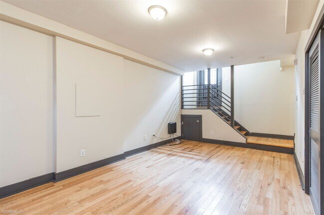 Building Photo - 4 br, 2 bath Duplex - 1707 ARLINGTON ST Un...