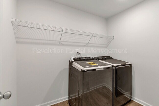 Building Photo - 101 Tumbling Waters Trl