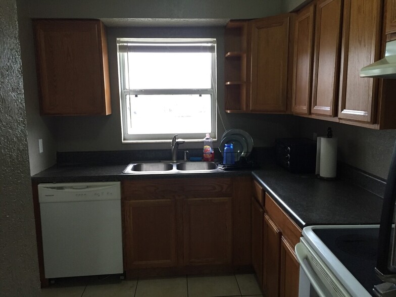 Building Photo - 6835 Longmeade Ln