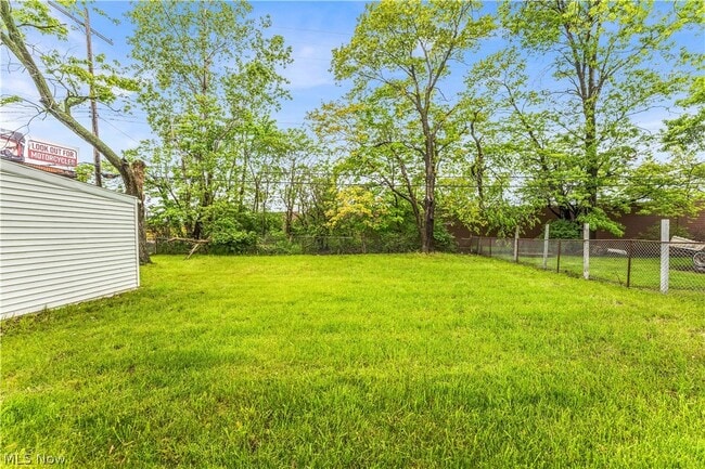 Building Photo - 15922 Eleanore Dr