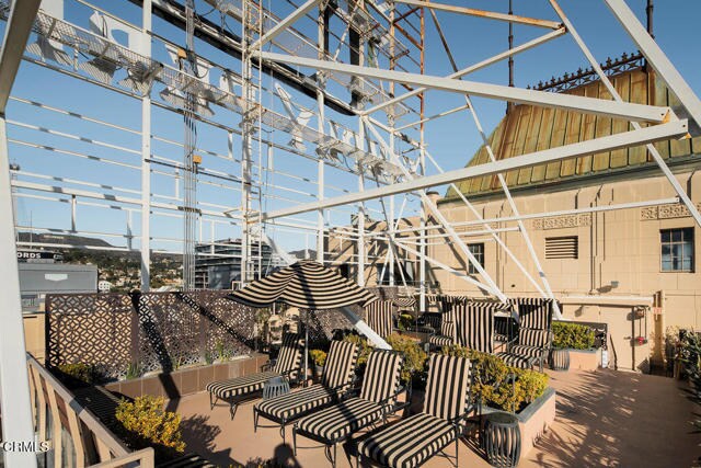 Building Photo - 6253 Hollywood Blvd