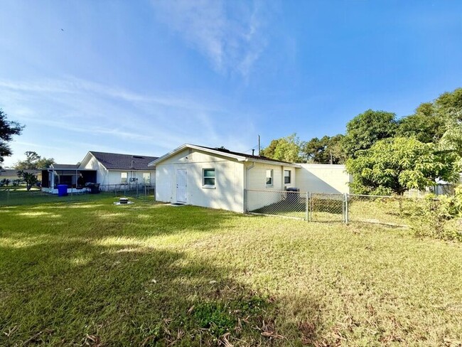 Building Photo - 1221 Jewel Ave