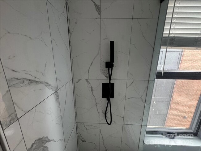 Building Photo - 559 New Bern Station Ct