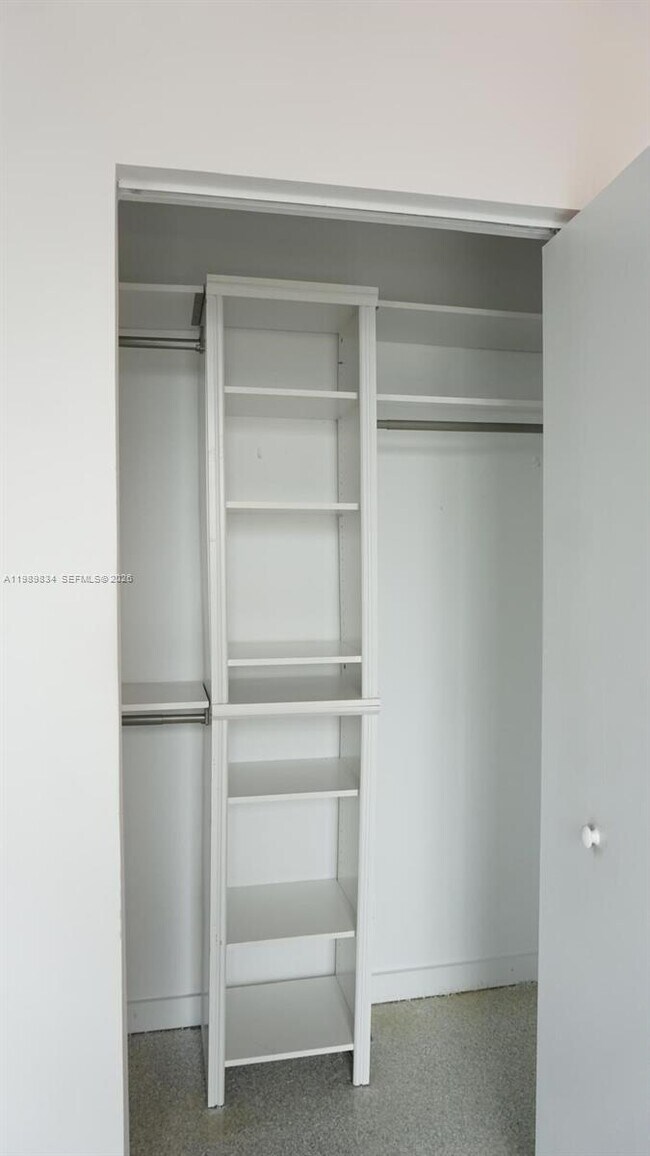 Building Photo - 151 SE 1st St