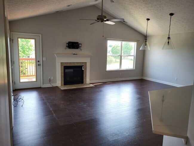 Building Photo - 3318 Lenehan Ln