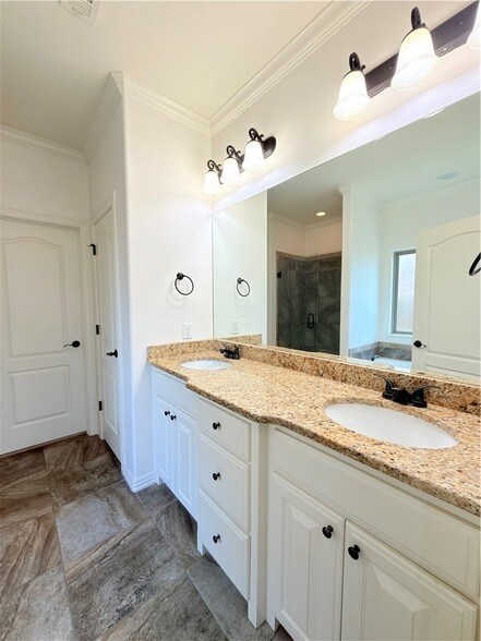 Building Photo - 4201 SW Layton Rd