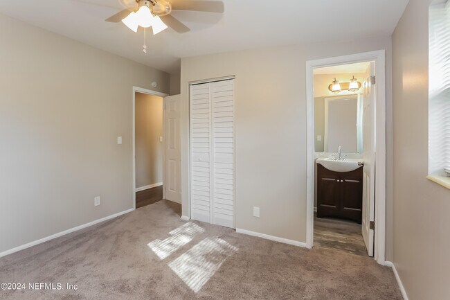 Building Photo - 4653 Haldis Ave