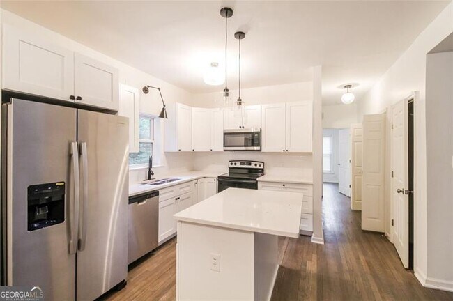 Building Photo - 1070 4th St NW