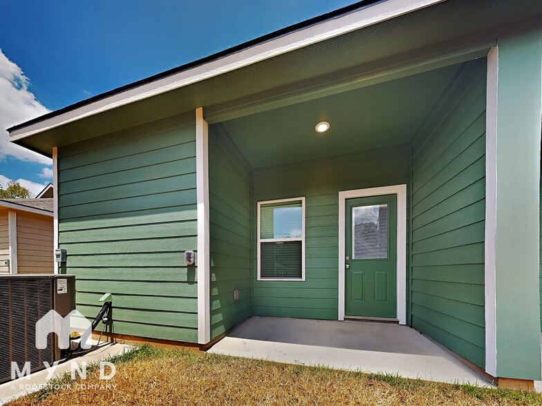 Building Photo - 413 E Avenue G