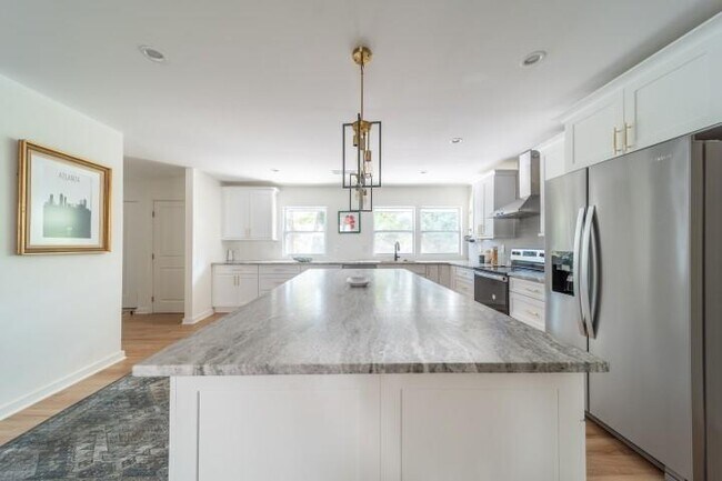 Building Photo - 3154 N Druid Hills Rd