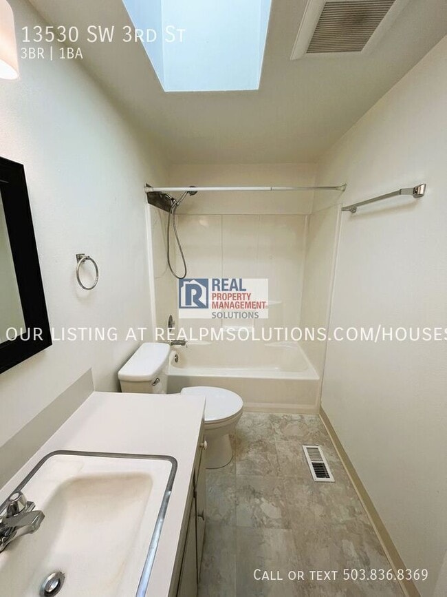 Building Photo - 13530 SW 3rd St