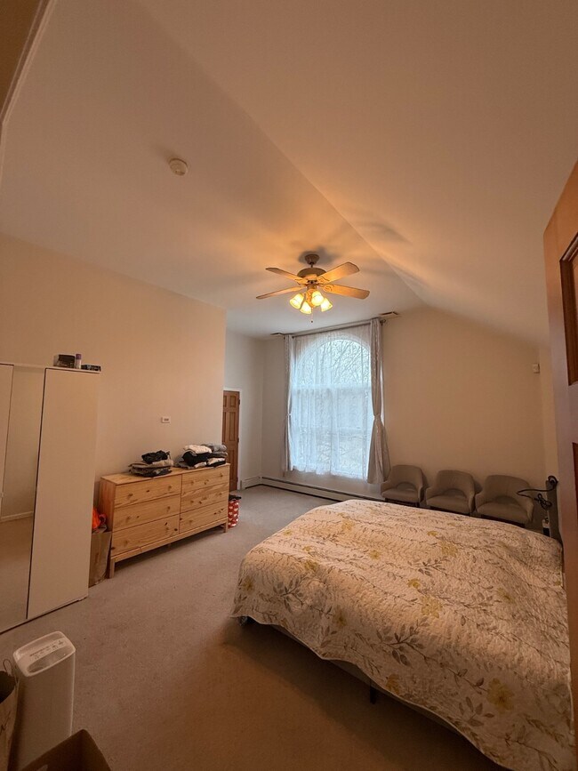 Building Photo - 23 Sunnyside Ter