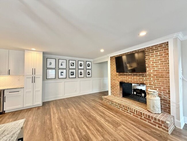 Building Photo - 908 Plateau Ln