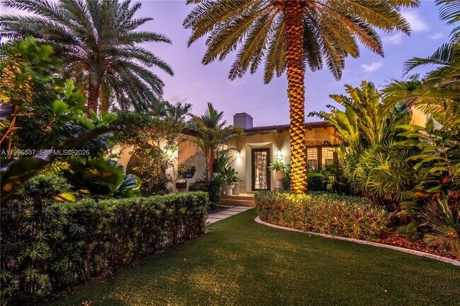 Building Photo - 231 Fluvia Ave