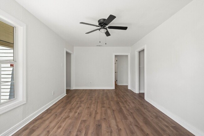 Building Photo - Large & Updated Home, Minutes from Texas Tech