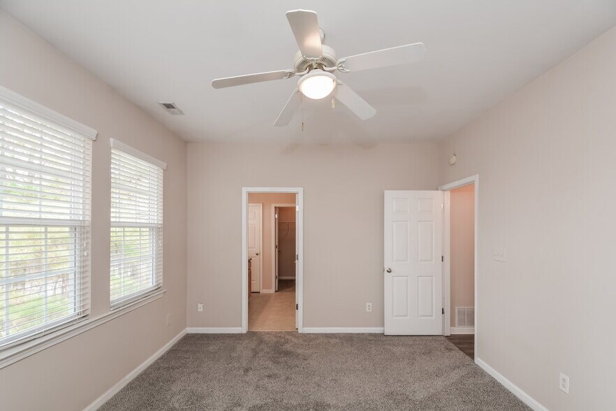 Building Photo - 648 Ashbrittle Dr