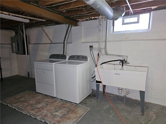 Building Photo - 940 S Grosvenor Rd