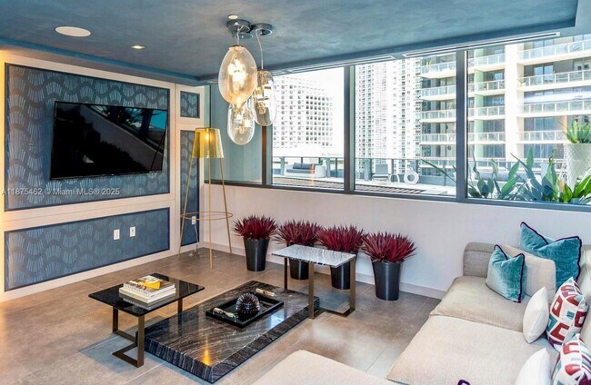 Building Photo - 1000 Brickell Plaza