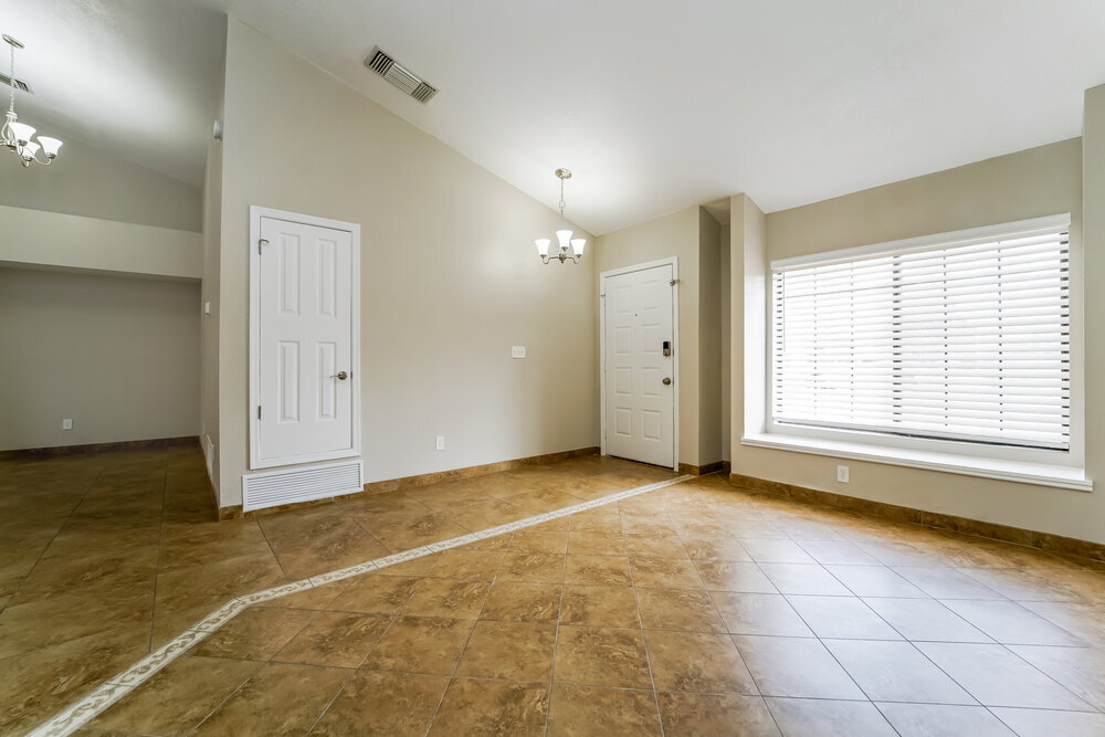 Building Photo - 7907 N Roundstone Dr