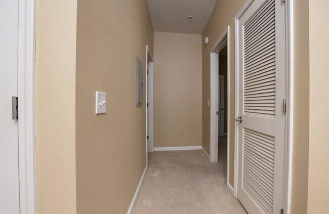 Building Photo - 870 Mayson Turner Rd NW