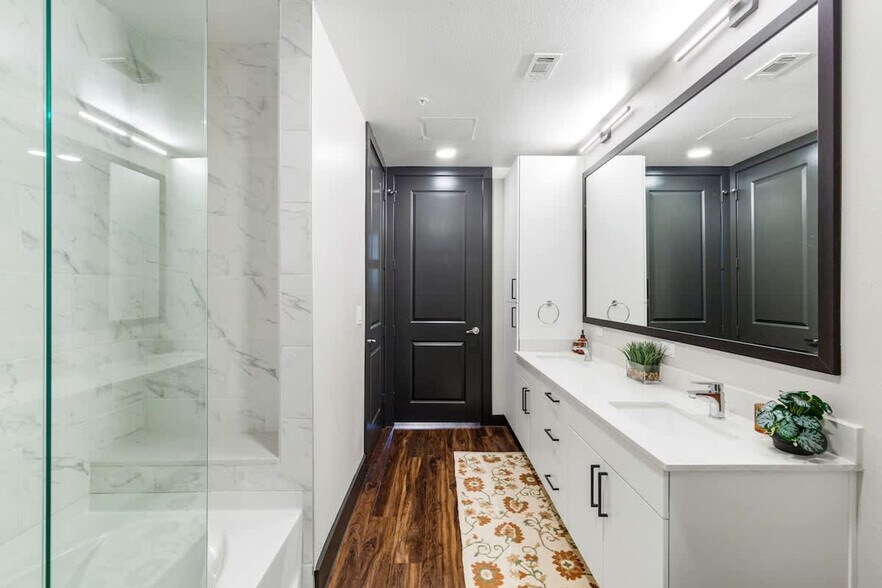 Building Photo - 9127 Research Blvd