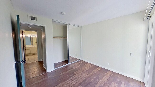 Building Photo - 21941 Rimhurst Dr