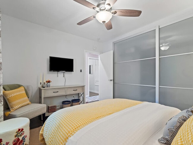 Building Photo - 3815 Ellendale Rd