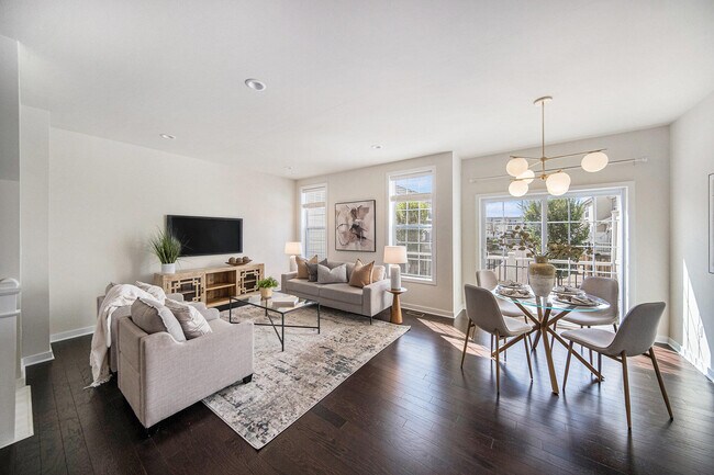 Building Photo - 2856 Ridington Rd