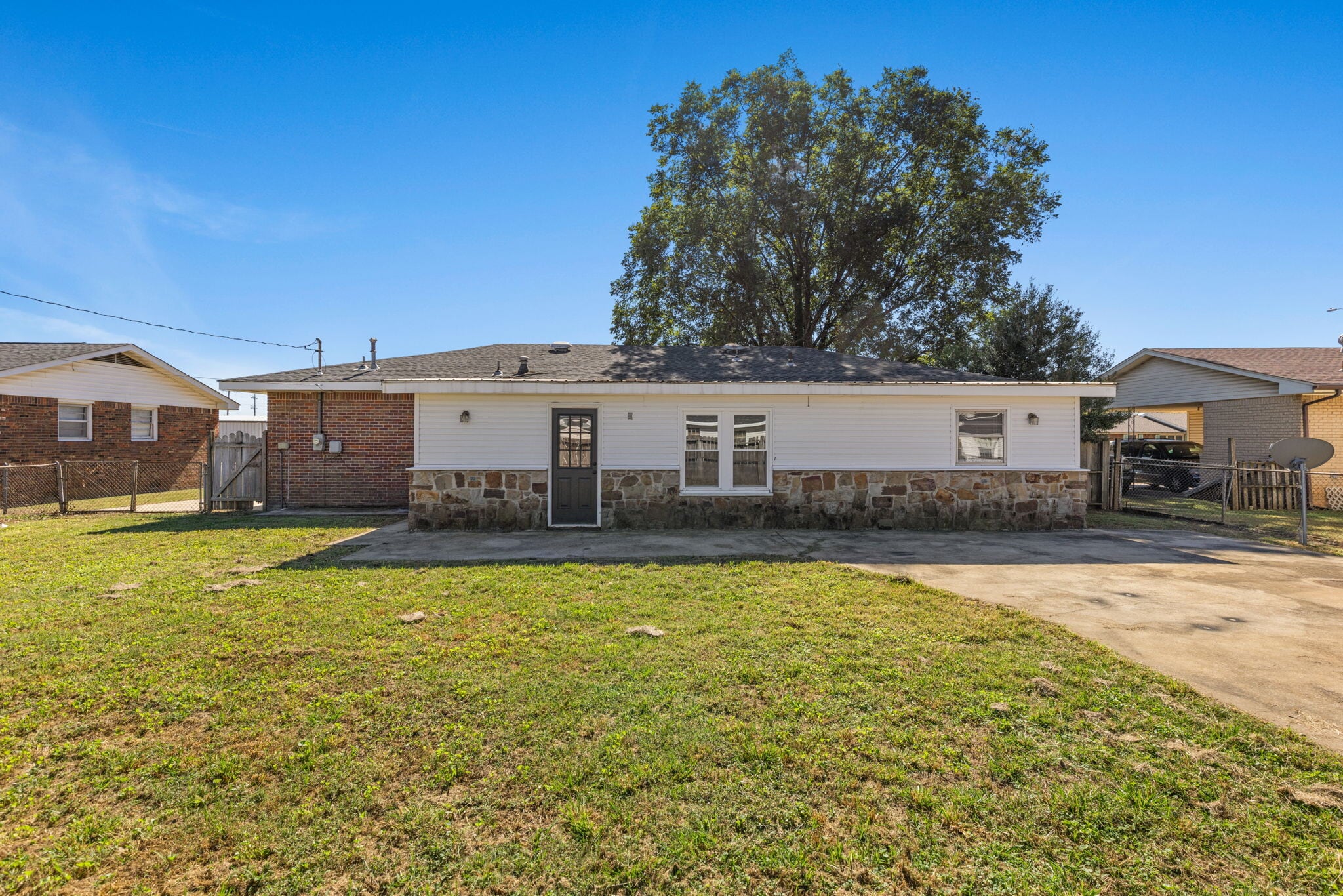 Building Photo - 104 Colorado Ave