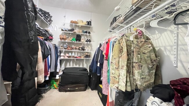 Building Photo - 6917 Minchew Ct