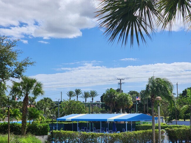 Building Photo - 3959 Via Poinciana