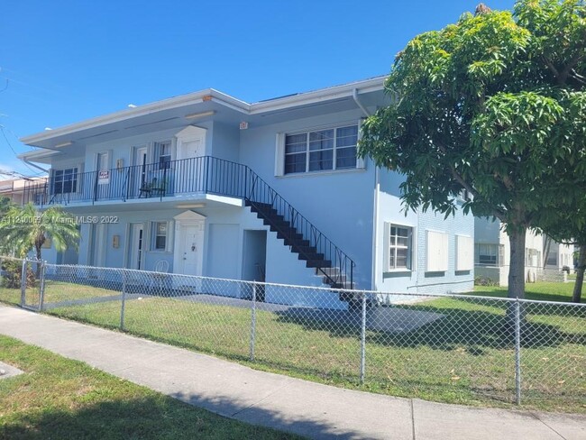 Building Photo - 1800 NE 170th St