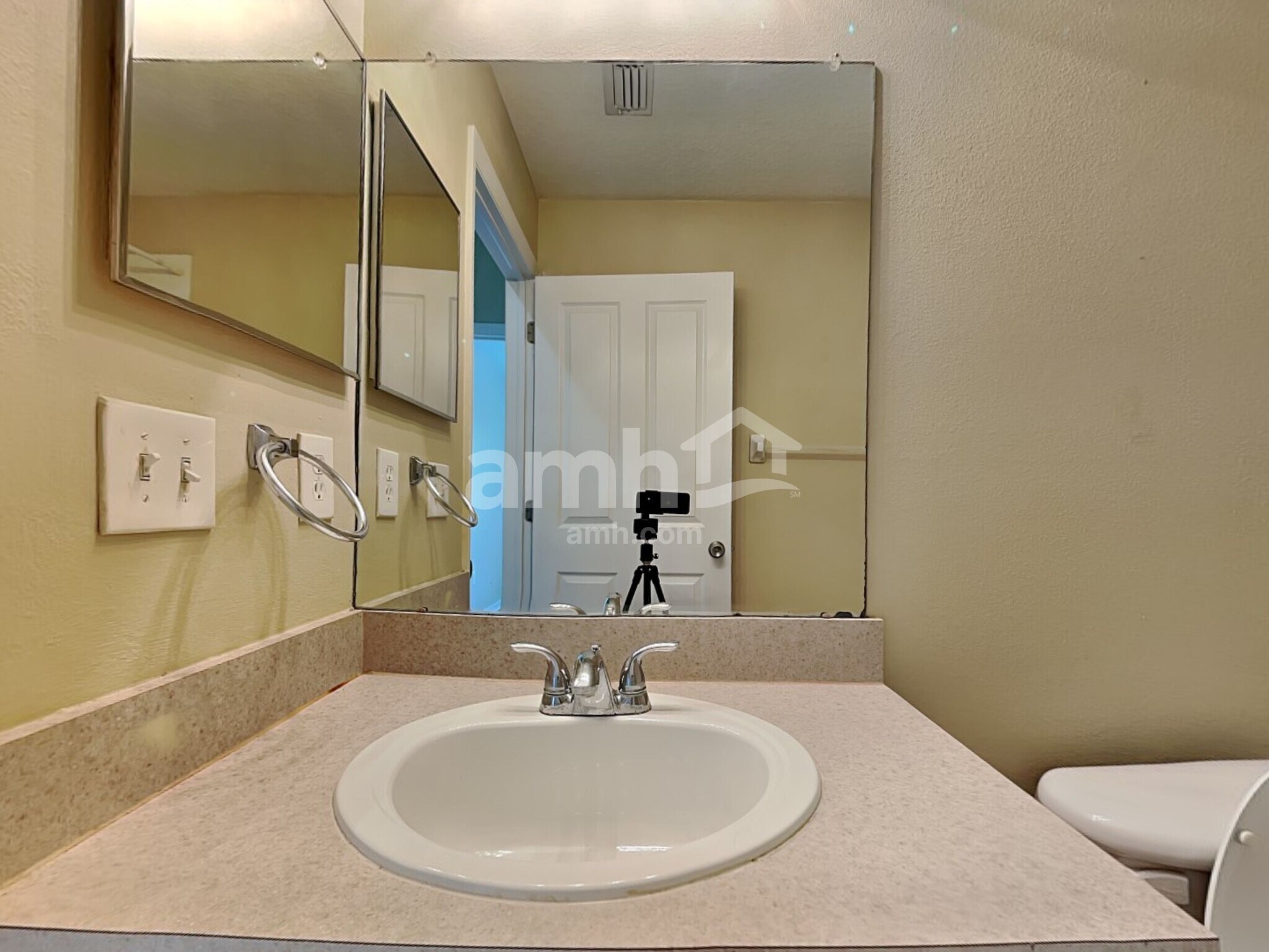 Building Photo - 27437 Sugar Loaf Dr