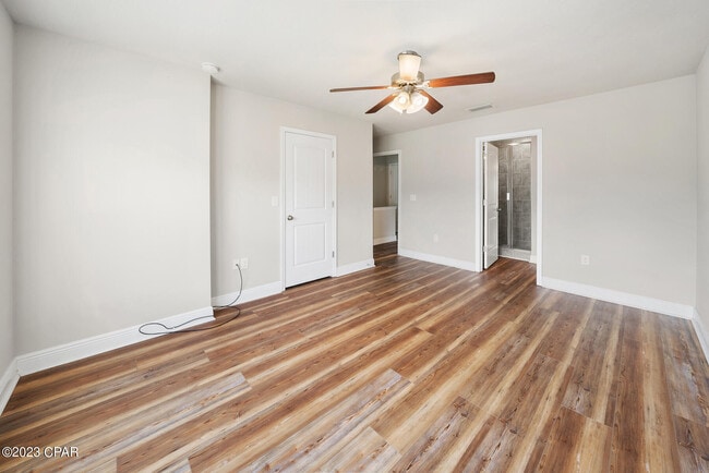 Building Photo - 324 Sand Oak Blvd