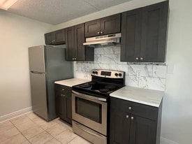 Building Photo - 1601 Big Tree Rd