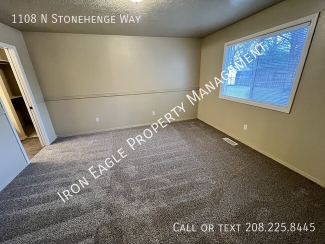 Building Photo - 1108 N Stonehenge Way