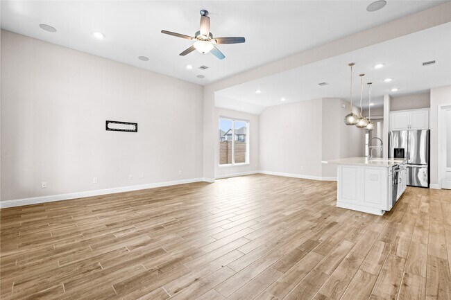 Building Photo - 15302 Spanish Ranchos Wy