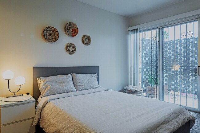 Guest bedroom - 3940 E. Timrod St. #226