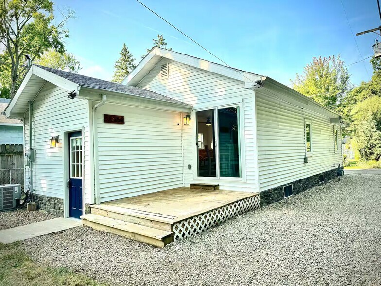 Building Photo - 56366 Basswood Rd