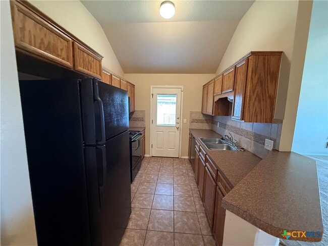 Building Photo - 4205 Cambridge Dr